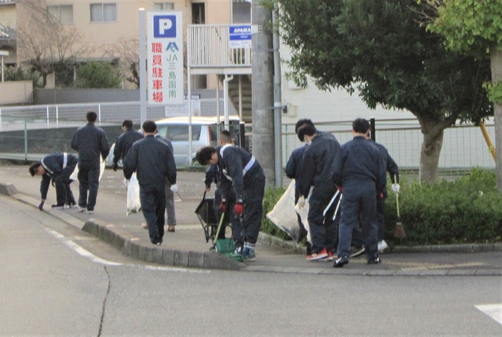 周囲に配慮した清掃活動