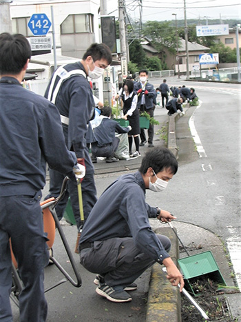 事故に注意しながらの清掃